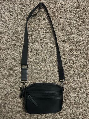 Black Crossbody camera bag!